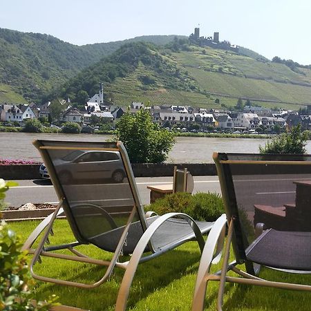 Gaestehaus Burgberg, Weinhaus Fries Hotel Kattenes Exterior foto